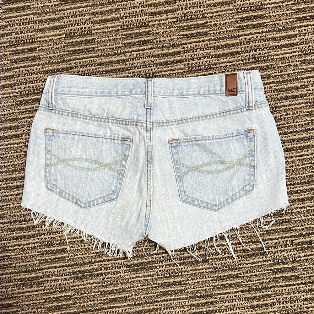 Abercrombie & Fitch Light Blue Jean Shorts Size 6 - Picture 2 of 4